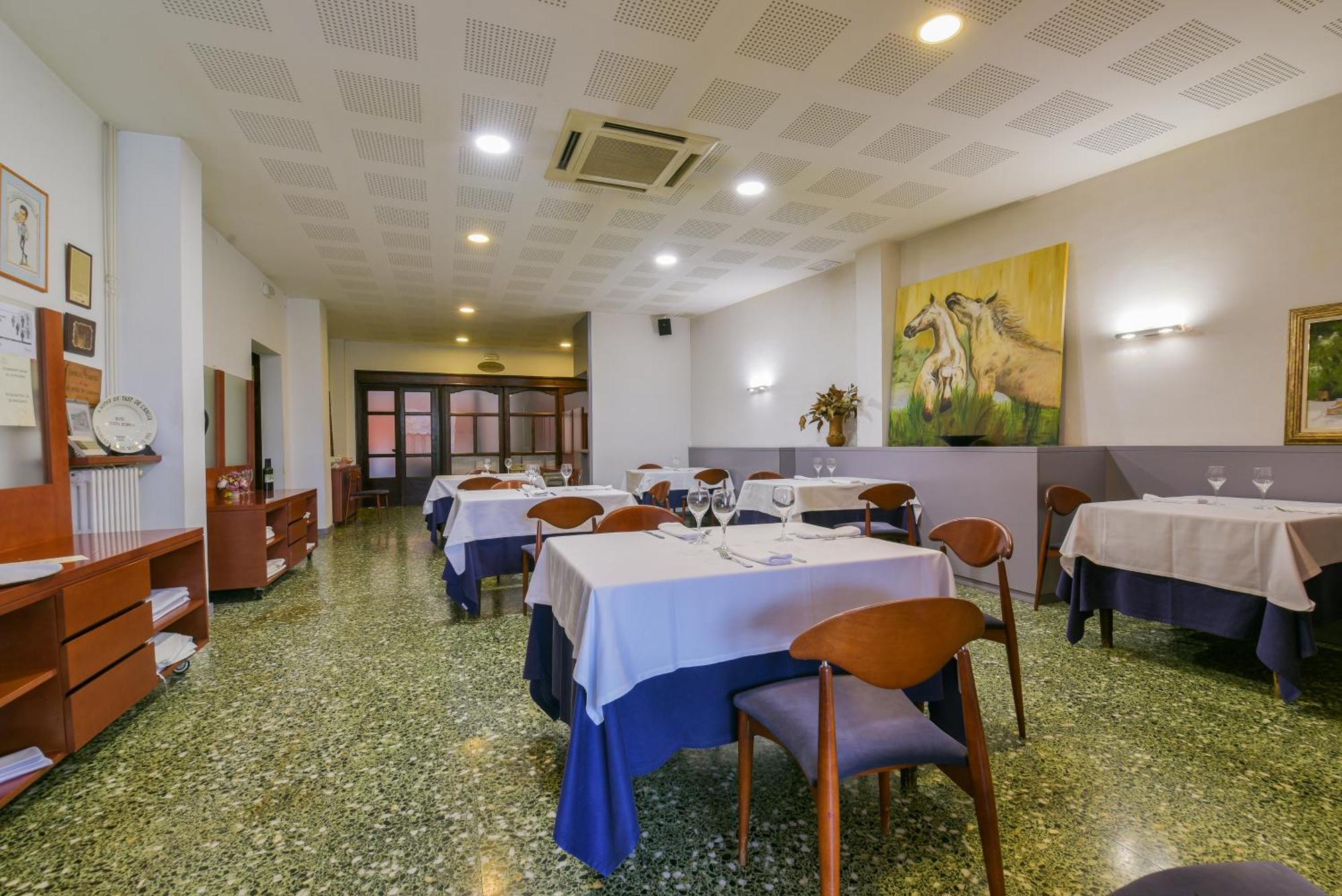 Hotel Robert La Pobla de Claramunt Buitenkant foto