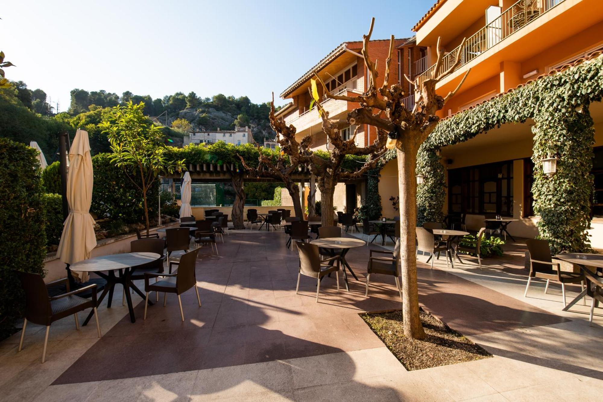 Hotel Robert La Pobla de Claramunt Buitenkant foto