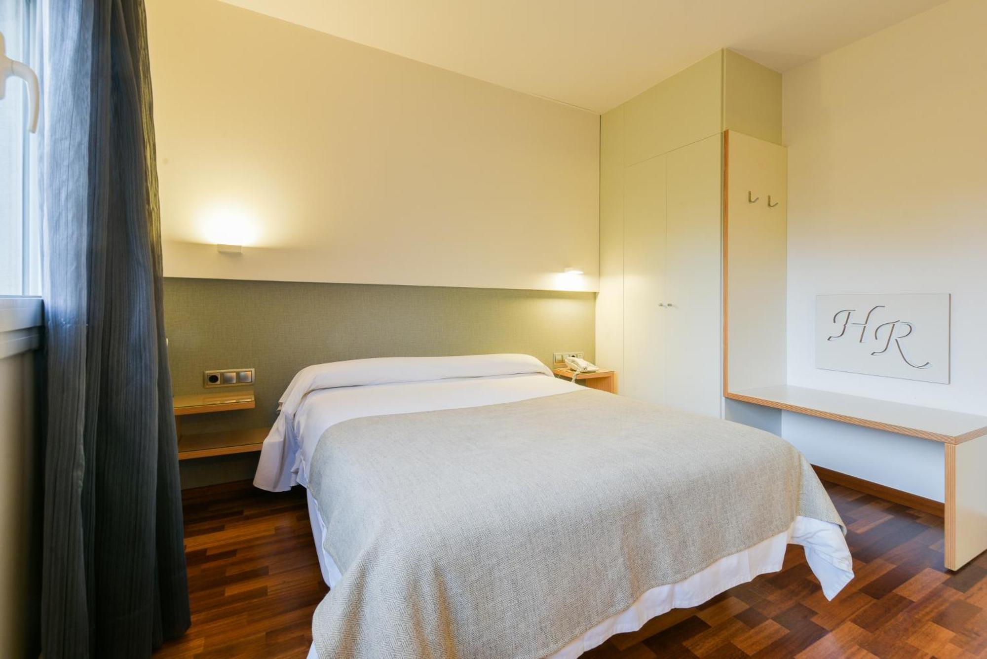 Hotel Robert La Pobla de Claramunt Buitenkant foto