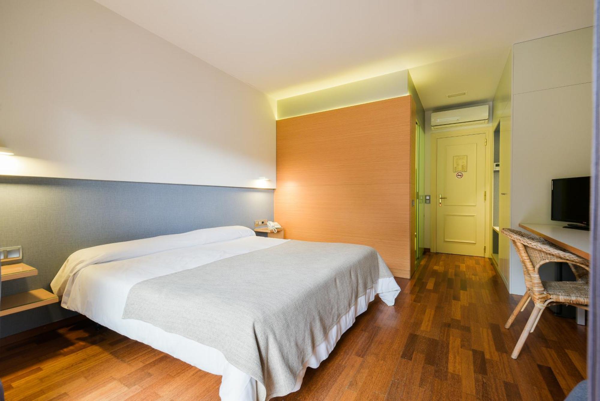 Hotel Robert La Pobla de Claramunt Buitenkant foto