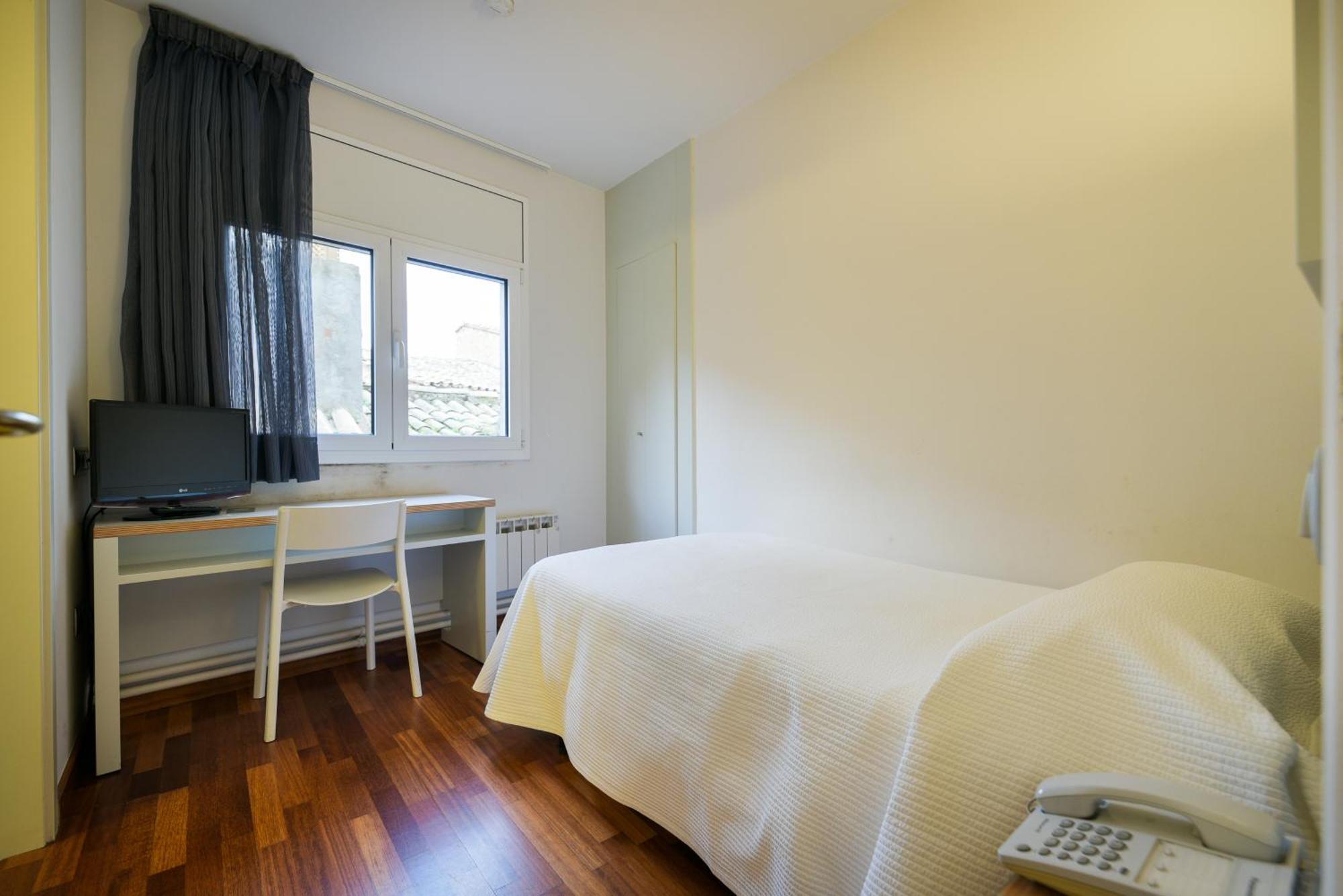 Hotel Robert La Pobla de Claramunt Buitenkant foto